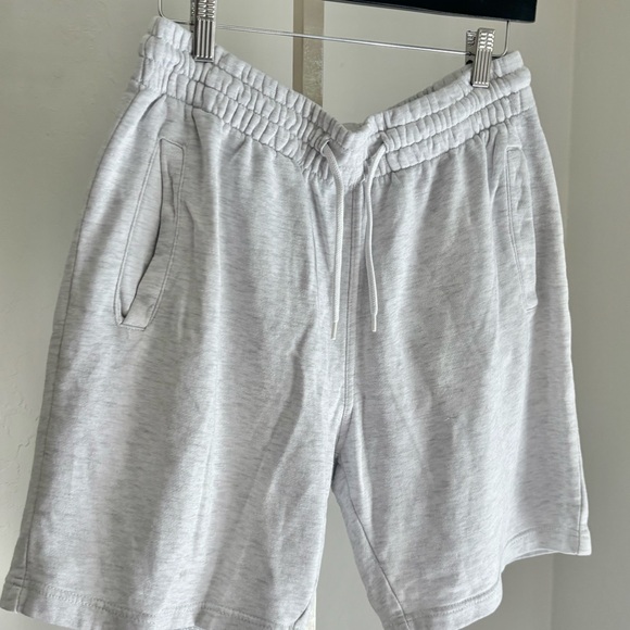 H&M Divided Men’s Gray Melange Elastic Waist Sweatshorts, Size Medium - Picture 3 of 8